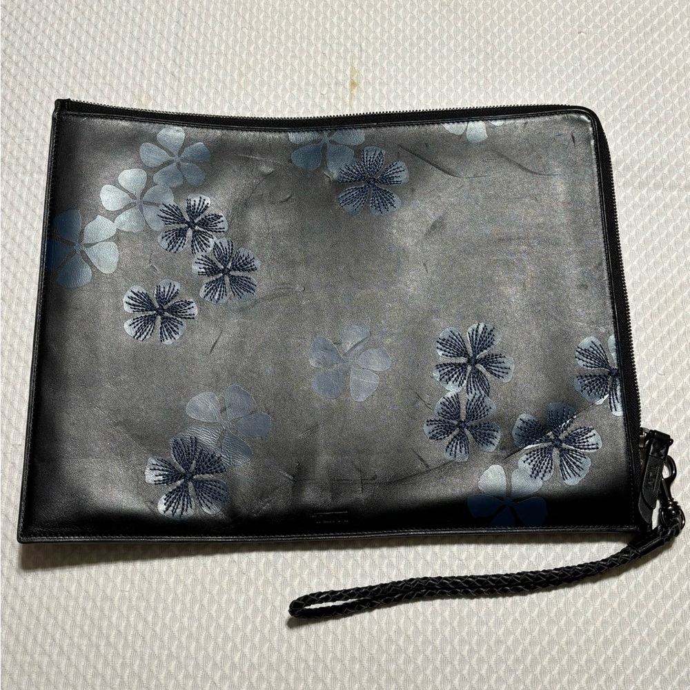 Tumi Black Leather Zipper Pouch